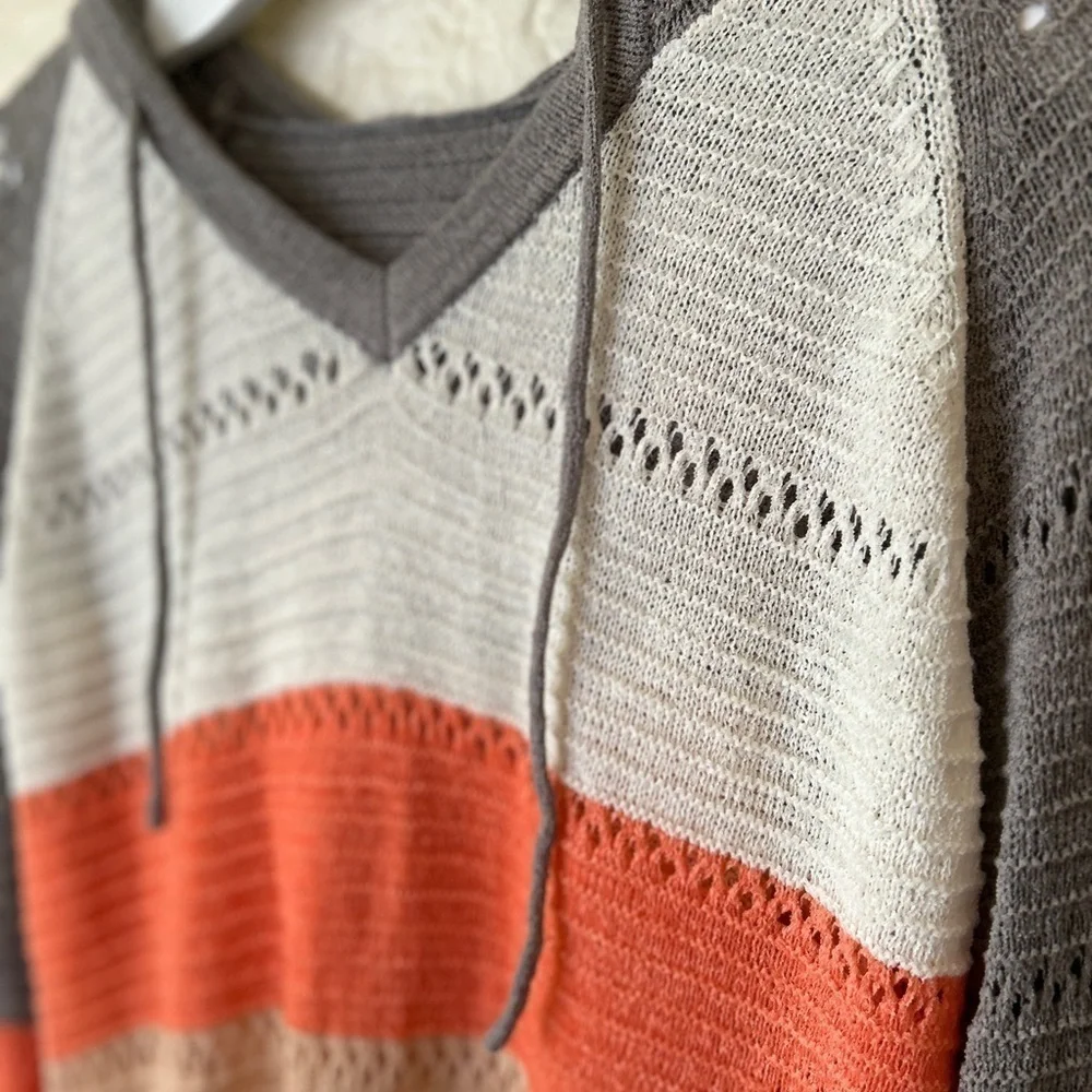 Beach bonfire hoodie‎ crochet style long sleeve hooded v neck size small